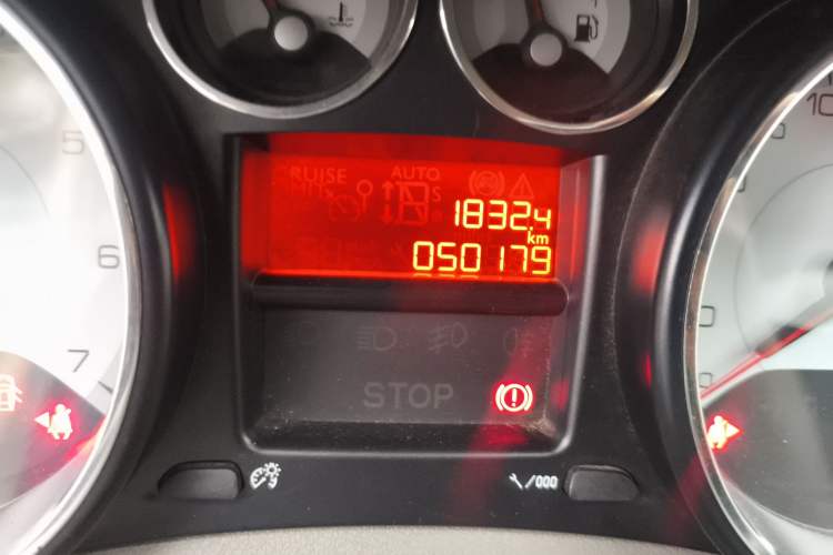 Used Peugeot 308 2012 1.6L Manual YouShang Edition Odometer Close Up