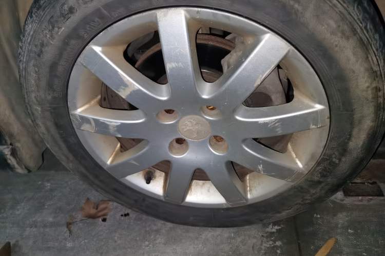 Used Peugeot 308 2012 2.0L Automatic Fashion Edition Right Front Wheel Hub