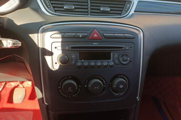 Used Peugeot 308 2012 1.6L Manual YouShang Edition Audio And AC Panel