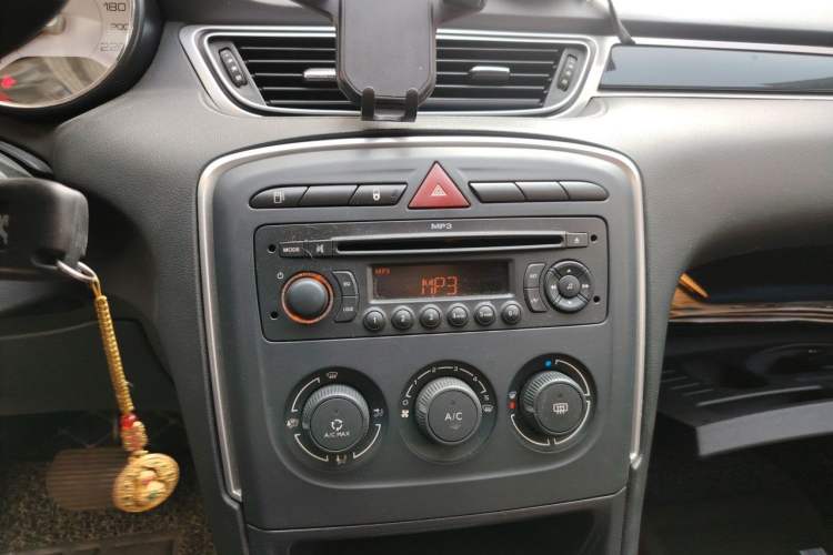 Used Peugeot 308 2012 1.6L Automatic YouShang Model Audio And AC Panel