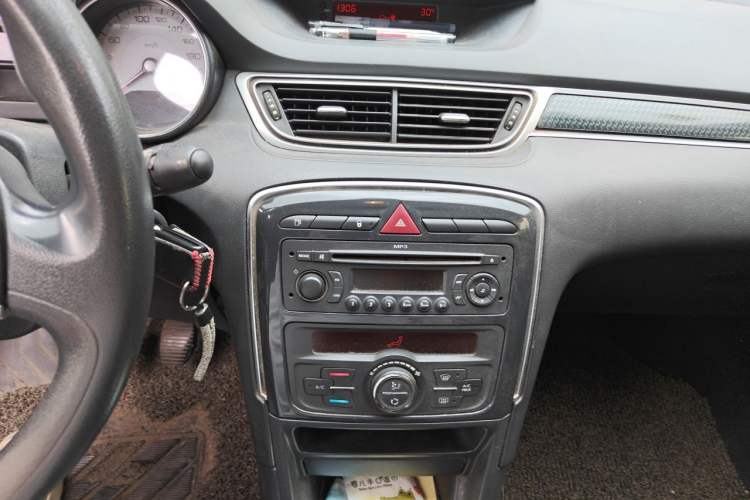Used Peugeot 308 2012 1.6L Manual Fashion Edition Audio And AC Panel