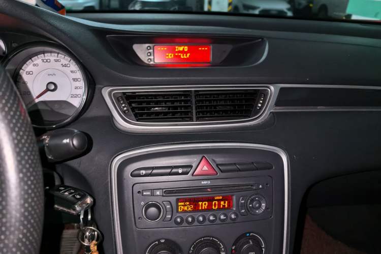 Used Peugeot 308 2012 1.6L Manual YouShang Edition Audio And AC Panel