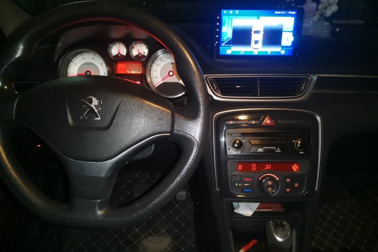 Used Peugeot 308 2012 1.6L Automatic Fashion Edition Center Console