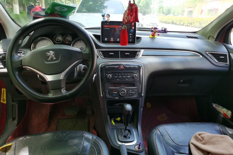 Used Peugeot 308 2012 2.0L Automatic Luxury Version Center Console