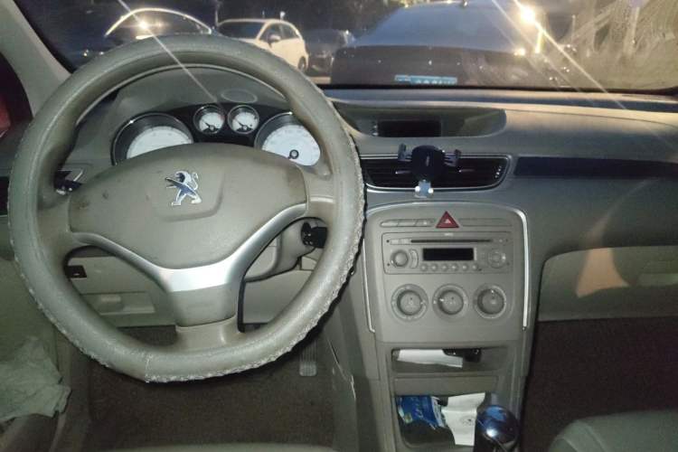 Used Peugeot 308 2012 1.6L Automatic YouShang Model Center Console