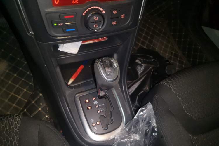 Used Peugeot 308 2012 1.6L Automatic Fashion Edition Gear Lever