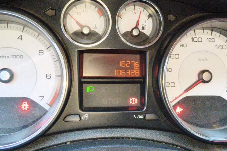 Used Peugeot 308 2012 1.6L Manual YouShang Edition Odometer Close Up