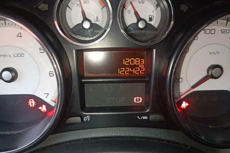 Used Peugeot 308 2012 1.6L Manual YouShang Edition Odometer Close Up