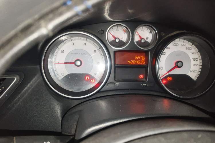 Used Peugeot 308 2012 1.6L Manual YouShang Edition Odometer Close Up