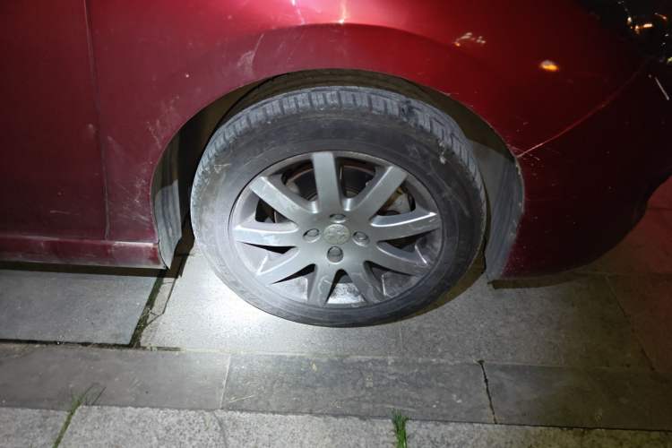 Used Peugeot 308 2012 1.6L Automatic YouShang Model Right Front Wheel Hub