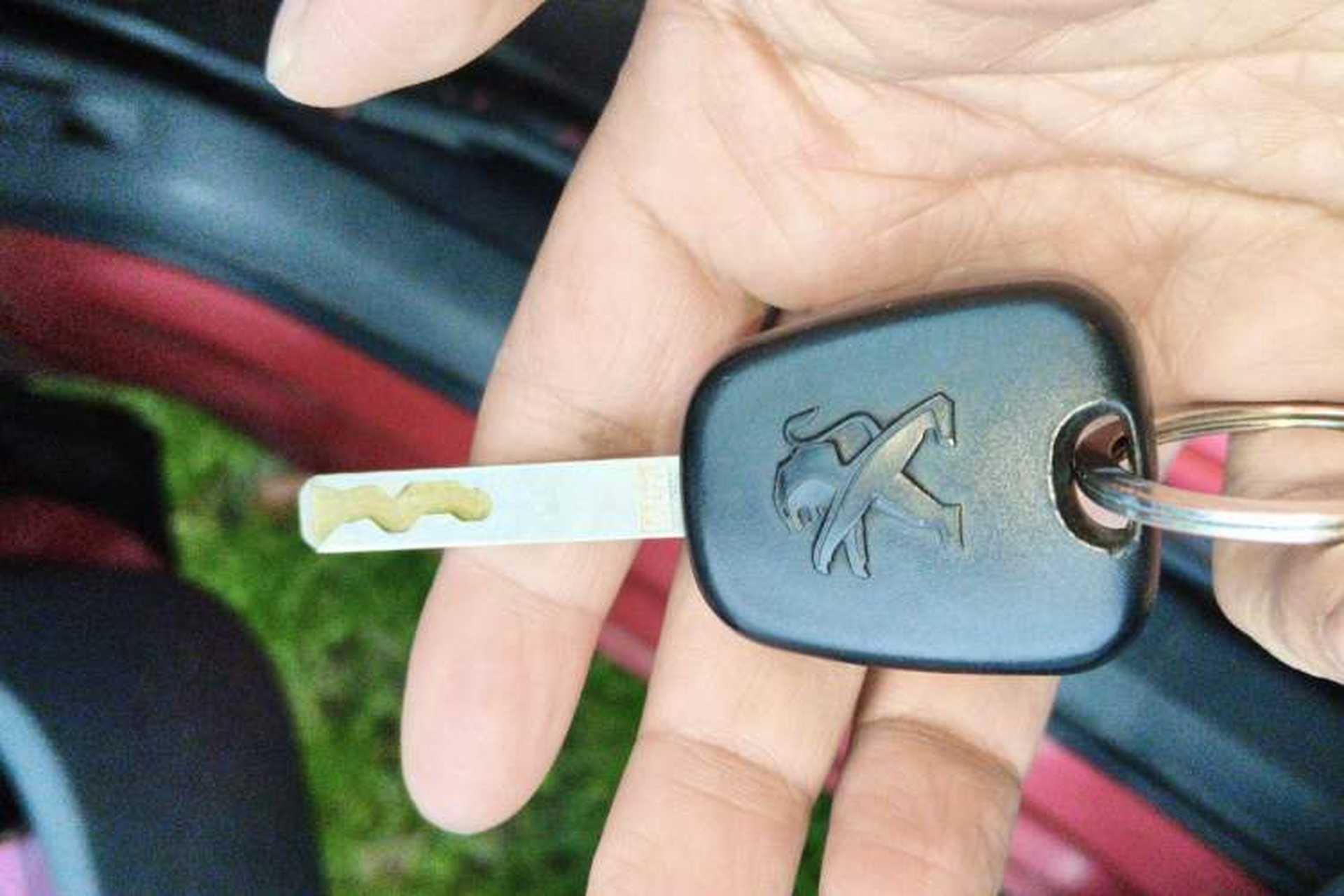 Used Peugeot 308 2012 1.6L Manual YouShang Edition Vehicle Key