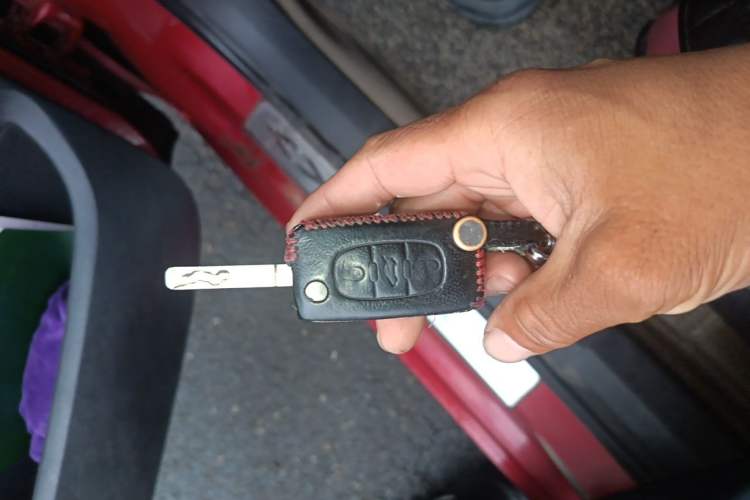 Used Peugeot 308 2012 1.6L Manual YouShang Edition Vehicle Key