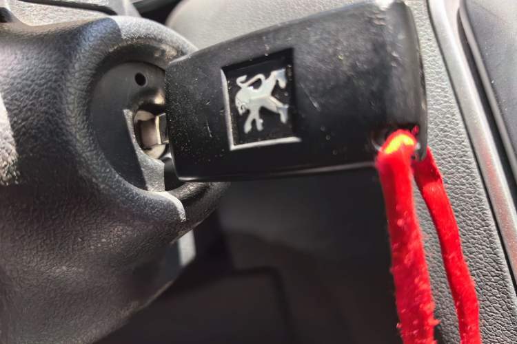 Used Peugeot 308 2012 1.6L Manual YouShang Edition Vehicle Key