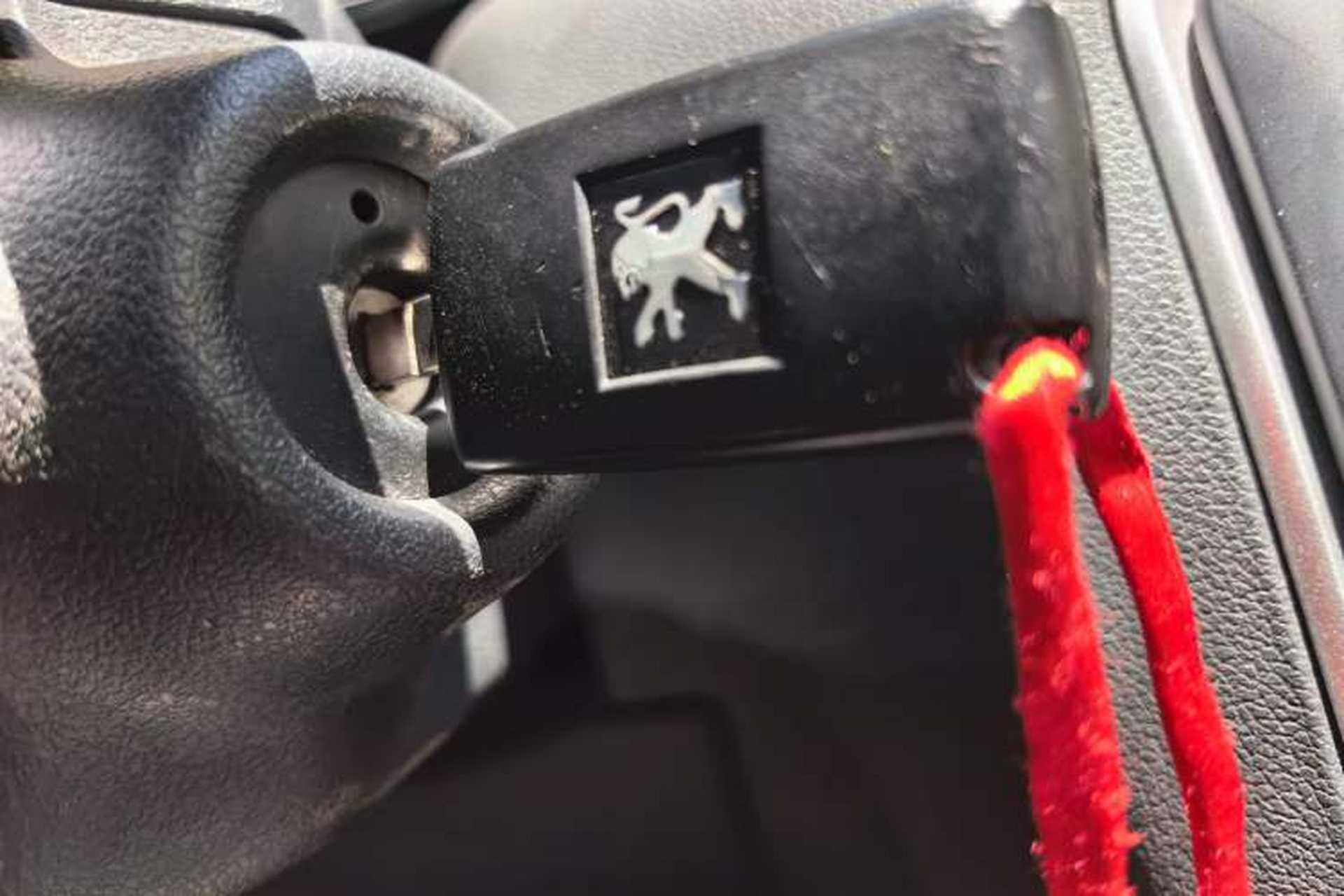 Used Peugeot 308 2012 1.6L Manual YouShang Edition Vehicle Key