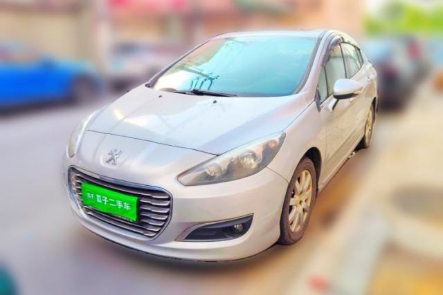Ojetý Peugeot 308 2012 1.6L Automatic YouShang Model
