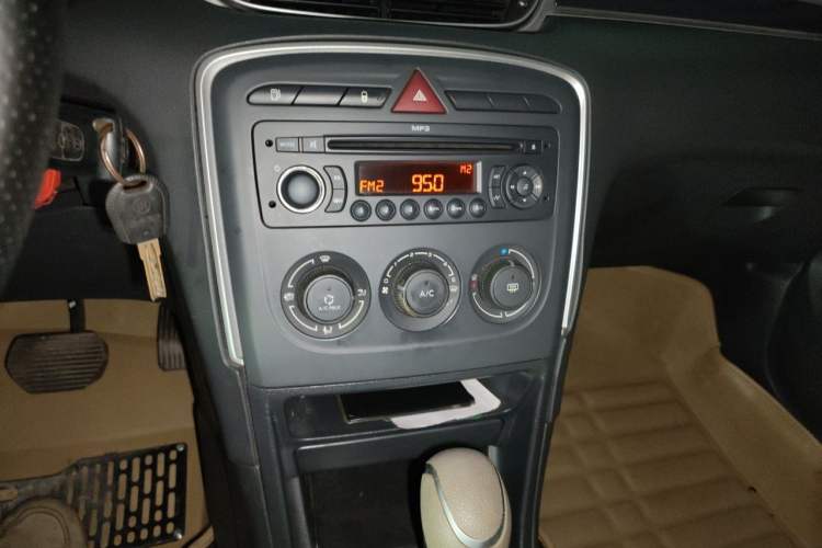 Used Peugeot 308 2012 1.6L Automatic YouShang Model Audio And AC Panel