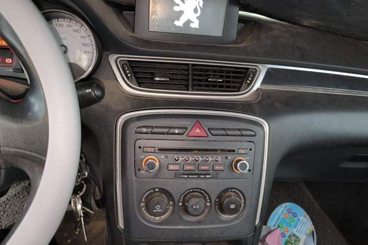 Used Peugeot 308 2012 1.6L Roland Garros Edition Audio And AC Panel