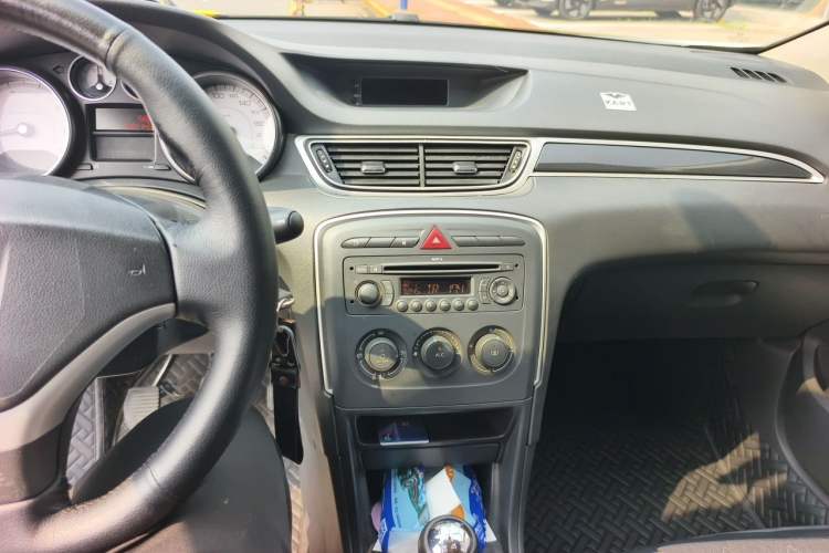 Used Peugeot 308 2012 1.6L Manual YouShang Edition Audio And AC Panel