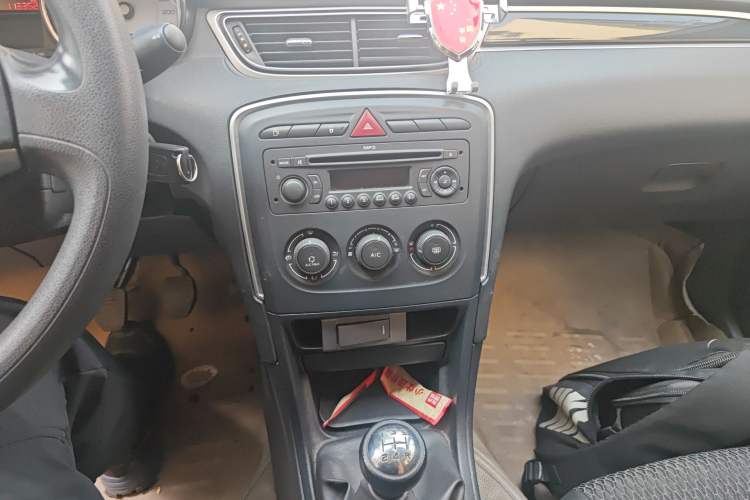 Used Peugeot 308 2012 1.6L Manual YouShang Edition Audio And AC Panel