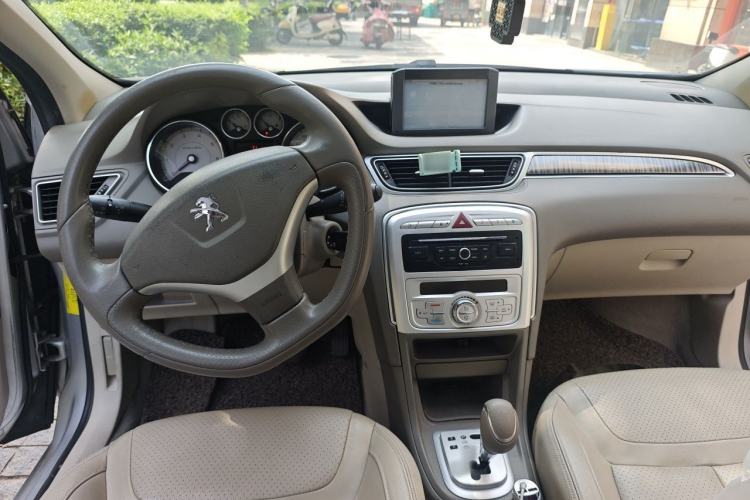 Used Peugeot 308 2012 2.0L Automatic Luxury Version Center Console