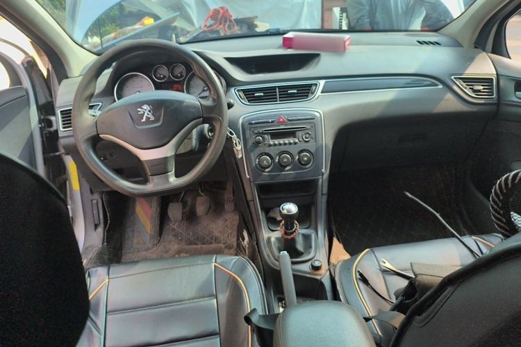 Used Peugeot 308 2012 1.6L Manual YouShang Edition Center Console