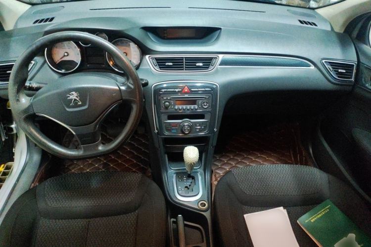 Used Peugeot 308 2012 2.0L Automatic Fashion Edition Center Console