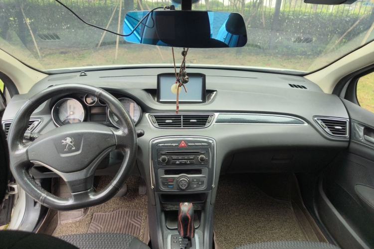 Used Peugeot 308 2012 1.6L Automatic YouShang Model Center Console