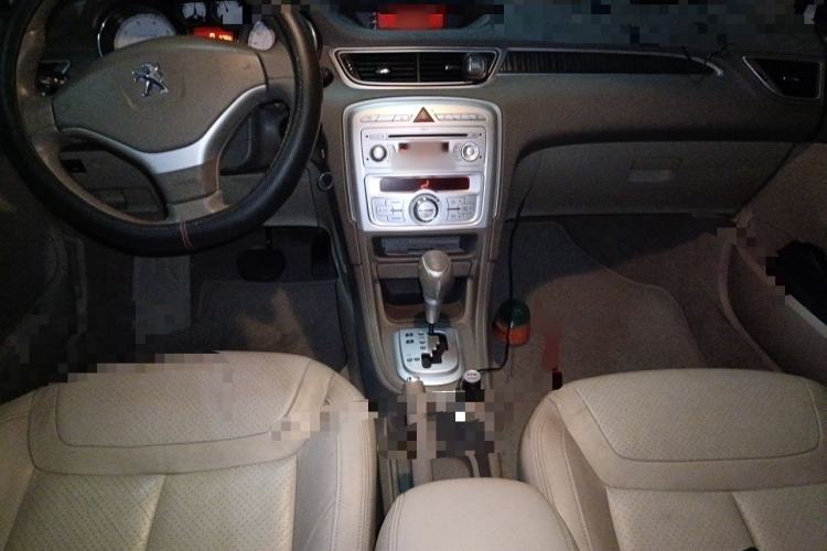Used Peugeot 308 2012 2.0L Automatic Luxury Version Center Console