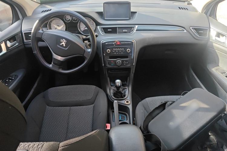 Used Peugeot 308 2012 1.6L Manual Fashion Edition Center Console