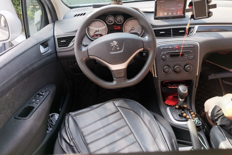 Used Peugeot 308 2012 1.6L Automatic YouShang Model Center Console