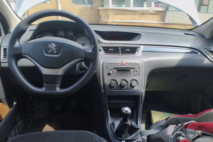 Used Peugeot 308 2012 1.6L Manual YouShang Edition Center Console