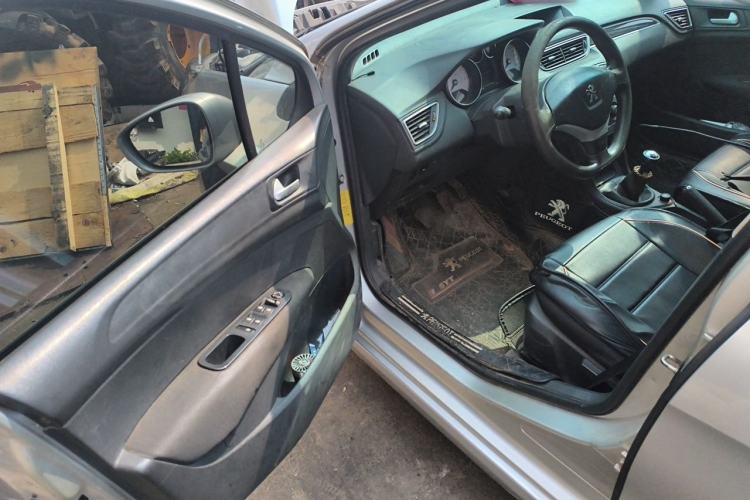 Used Peugeot 308 2012 1.6L Manual YouShang Edition Driver Seat