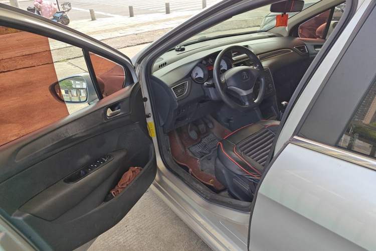 Used Peugeot 308 2012 1.6L Manual YouShang Edition Driver Seat
