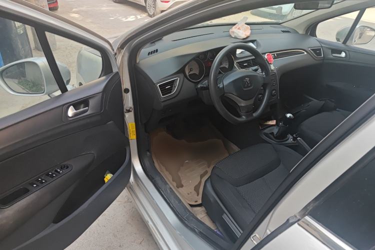 Used Peugeot 308 2012 1.6L Manual YouShang Edition Driver Seat