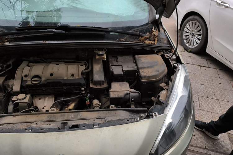 Used Peugeot 308 2012 1.6L Roland Garros Edition Engine Bay Left