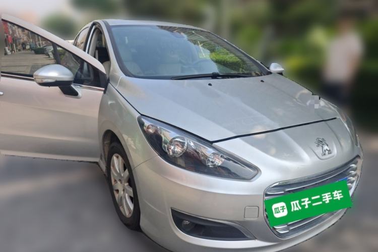 Used Peugeot 308 2012 2.0L Automatic Luxury Version Front Right 45 Deg