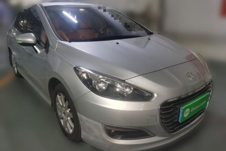 Used Peugeot 308 2012 2.0L Automatic Luxury Version Front Right 45 Deg