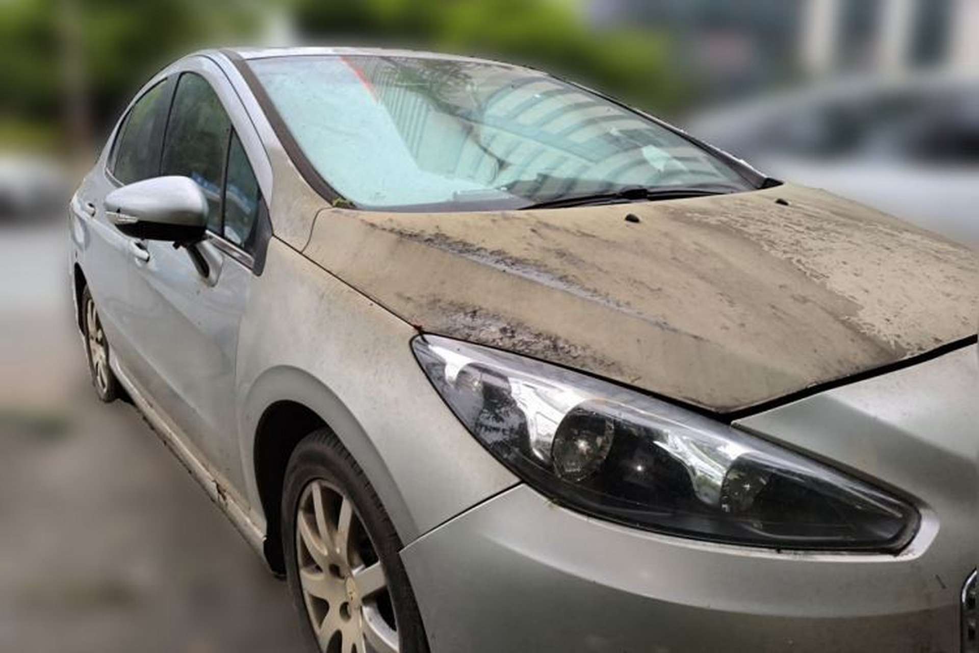 Used Peugeot 308 2012 1.6L Roland Garros Edition Front Right 45 Deg