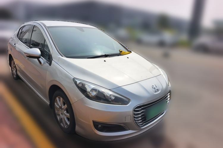 Used Peugeot 308 2012 1.6L Manual YouShang Edition Front Right 45 Deg