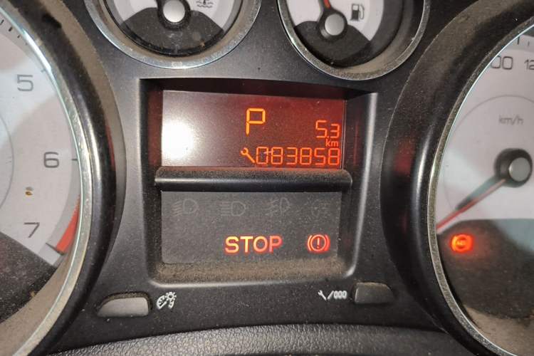 Used Peugeot 308 2012 1.6L Roland Garros Edition Odometer Close Up