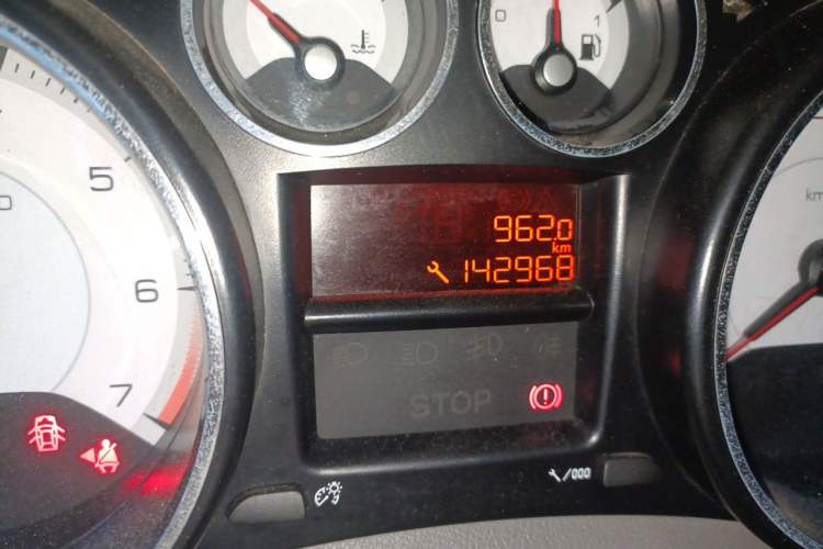 Used Peugeot 308 2012 1.6L Manual Fashion Edition Odometer Close Up