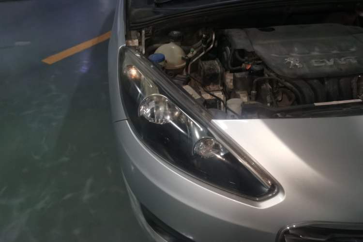 Used Peugeot 308 2012 2.0L Automatic Luxury Version Right Front Headlight