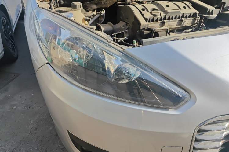 Used Peugeot 308 2012 1.6L Manual Fashion Edition Right Front Headlight