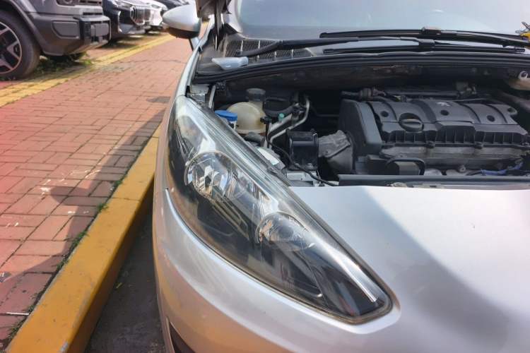 Used Peugeot 308 2012 1.6L Manual YouShang Edition Right Front Headlight