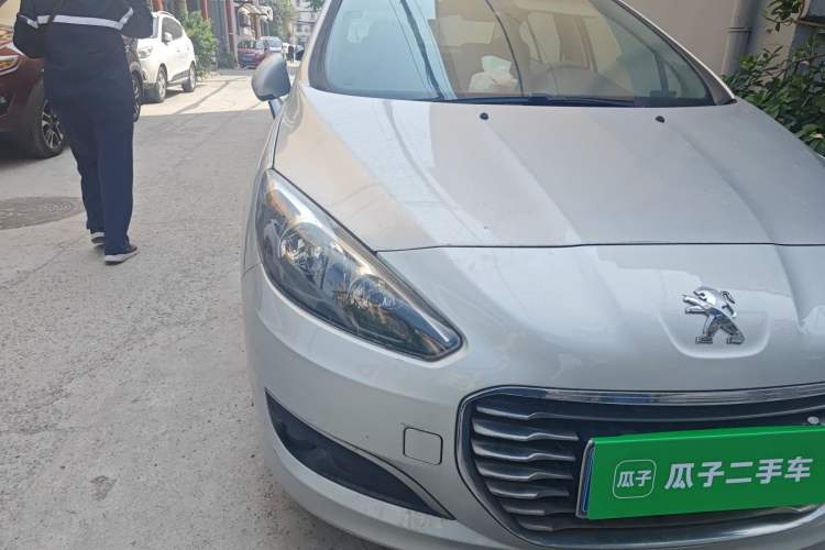 Used Peugeot 308 2012 1.6L Manual YouShang Edition Right Front Headlight