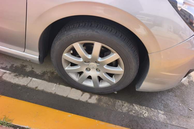 Used Peugeot 308 2012 1.6L Manual YouShang Edition Right Front Wheel Hub