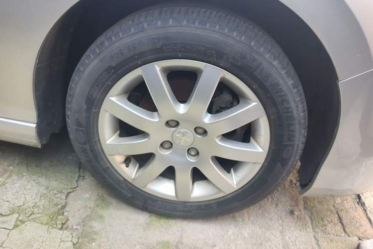 Used Peugeot 308 2012 1.6L Automatic Fashion Edition Right Front Wheel Hub