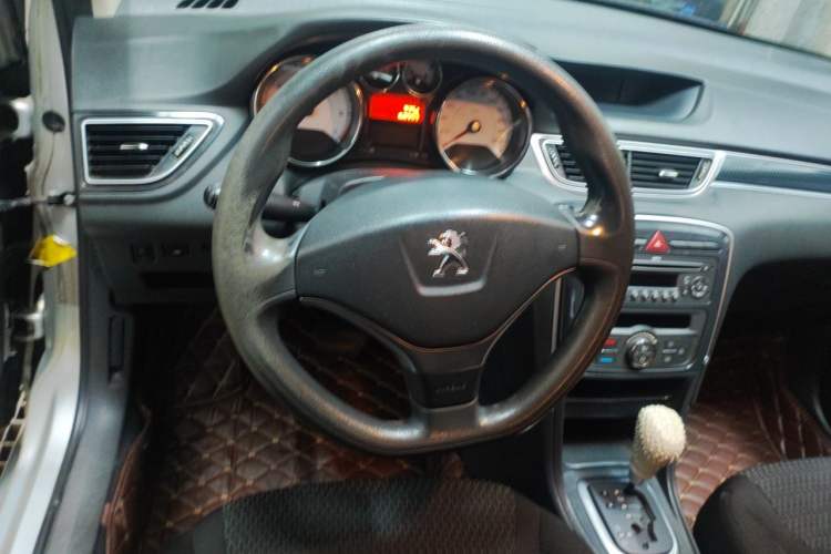 Used Peugeot 308 2012 2.0L Automatic Fashion Edition Steering Wheel