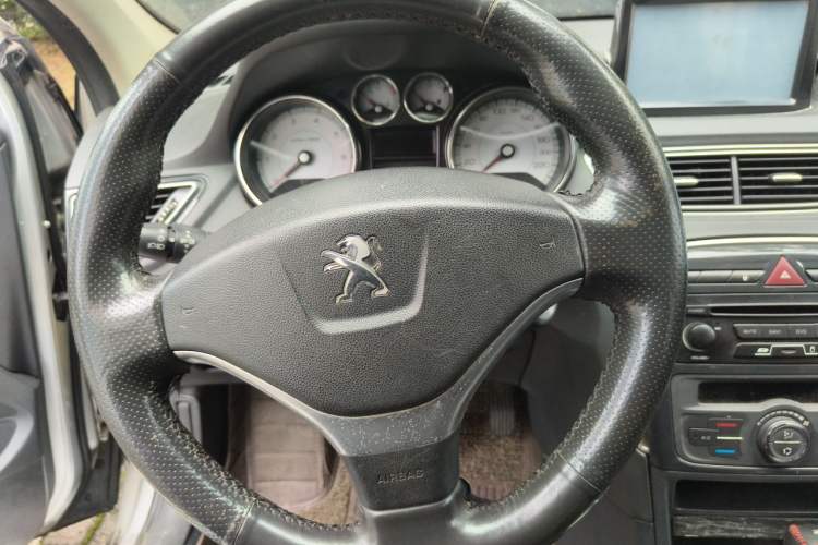 Used Peugeot 308 2012 1.6L Automatic YouShang Model Steering Wheel