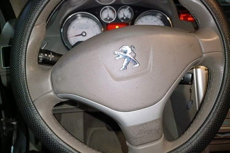 Used Peugeot 308 2012 2.0L Automatic Luxury Version Steering Wheel